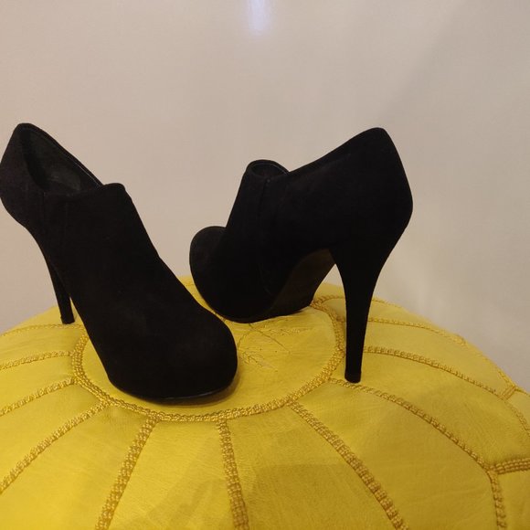 Stuart Weitzman Suede Platform Ankle Booties - Picture 4 of 7